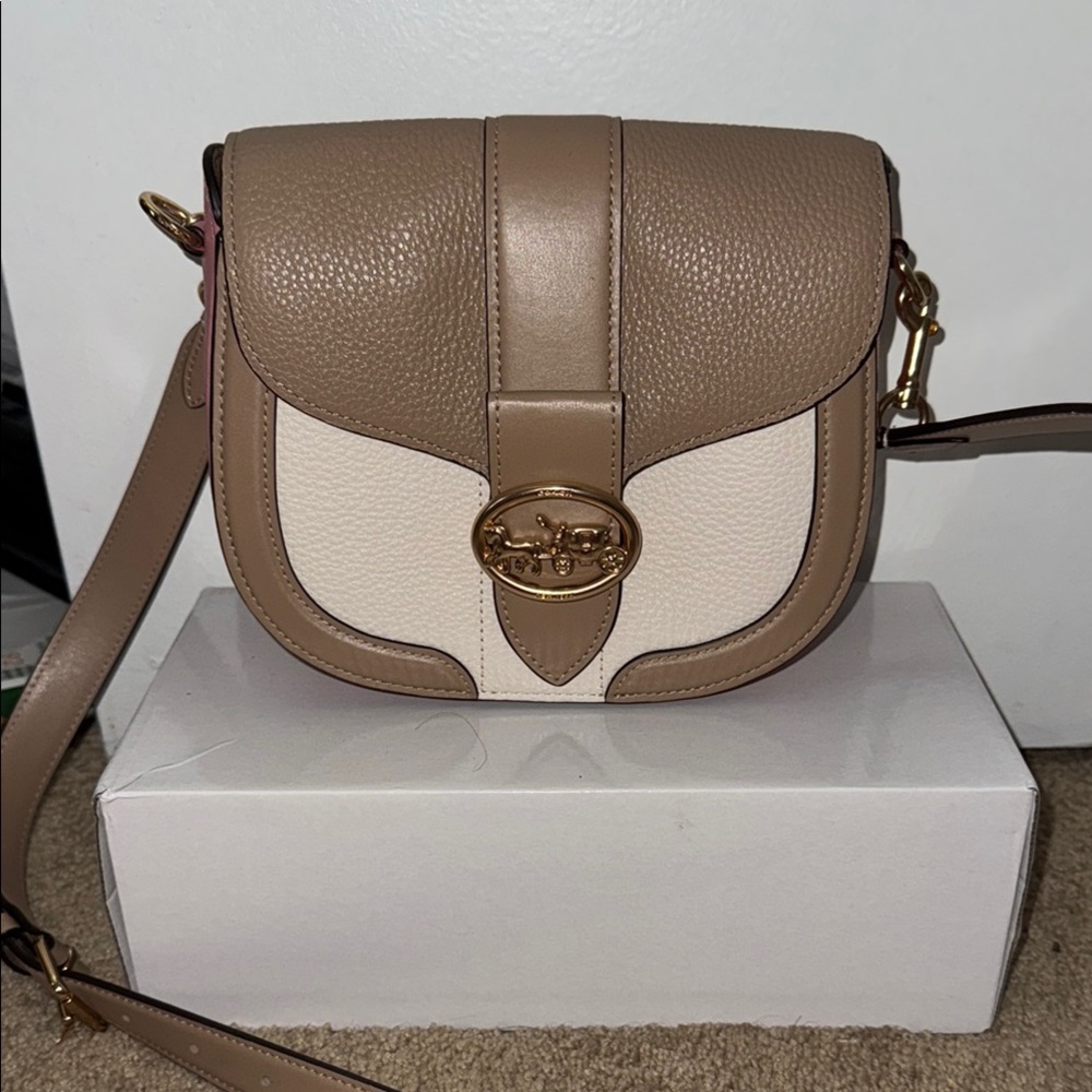 Elegant Tan and Cream Women's Bag